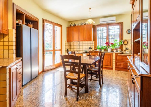 Villa di 840 m² con più di 5 locali e box auto doppio in vendita a Carimate - Foto 11