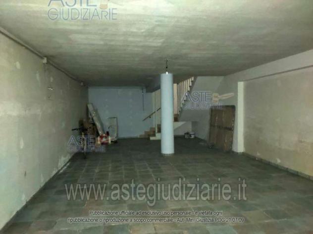 IMMOBILI-IMMOBILE COMMERCIALE-via palermo n. 158 - Foto 5