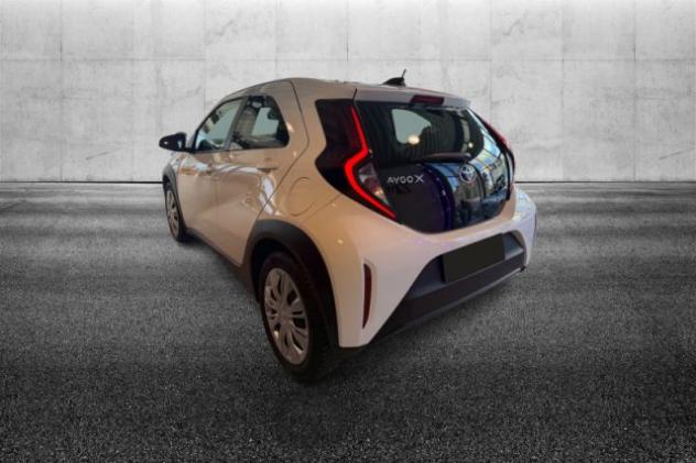 TOYOTA Aygo X 1.0 VVT-i 72 CV 5 porte Active rif. 24076634 - Foto 3