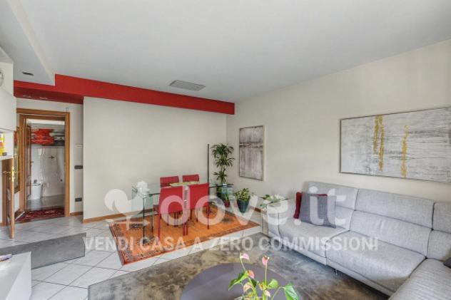 Appartamento di 100 m² con 3 locali e box auto in vendita a Albizzate - Foto 2