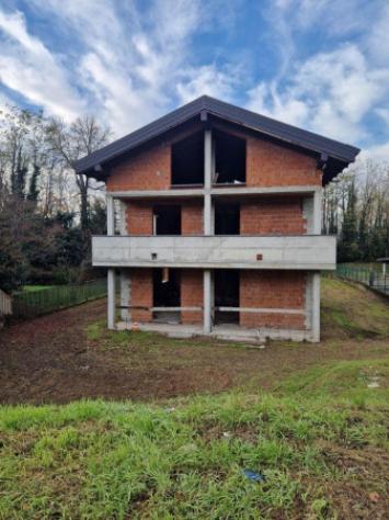 Villa di 320 m² con 5 locali e box auto in vendita a Buguggiate - Foto 4