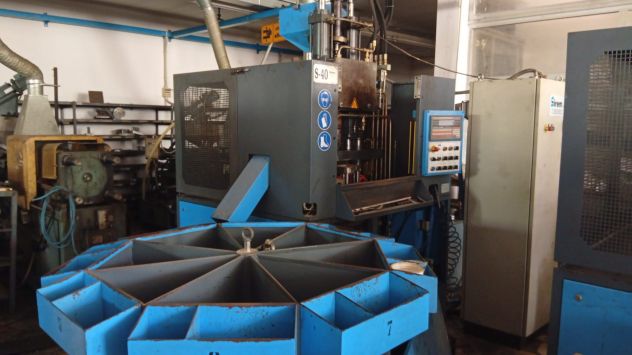 SIREM S40 Pressa rotativa ad iniezione stampaggio Tacchi (2001) - Foto 6