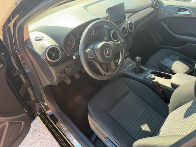Mercedes-Benz B180d 10/2015 126000km!!! - Foto 7