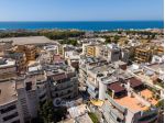 Ampio appartamento con vista mare e box auto