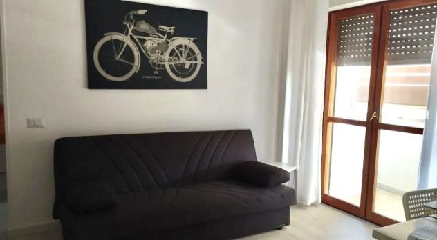 NETTUNO BILOCALE ARREDATO CON BALCONE