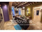 Villa di 250 m² con più di 5 locali e posto auto in vendita a Siena