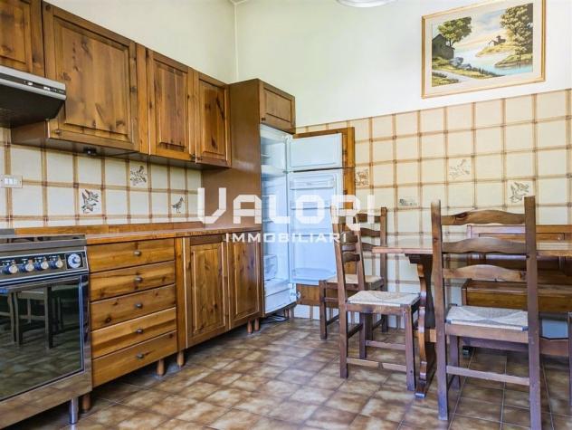CASA INDIPENDENTE SU 3 LATI CON GIARDINO E CAPANNONE - Foto 7