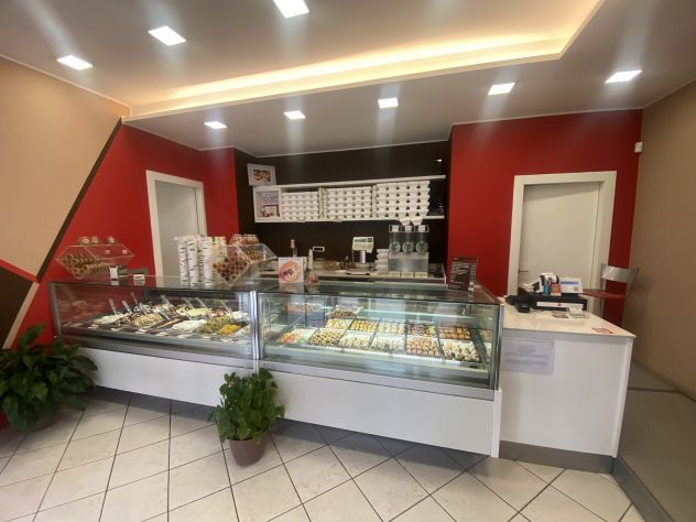GELATERIA – PASTICCERIA ARTIGIANALE IN VENDITA A ROSATE
