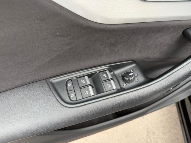 AUDI - Q8 - 50 TDI 286 CV quattro tiptronic S line - Foto 10