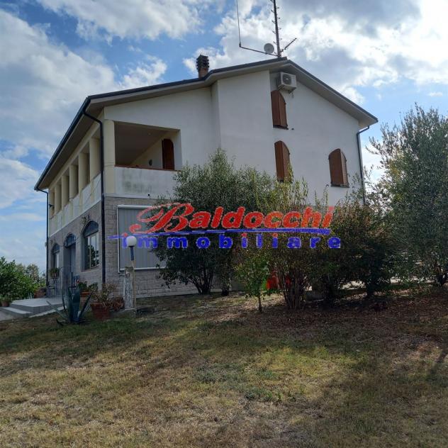 CAMINATE - VILLA IN COLLINA CON AMPIO TERRENO E SPLENDIDA VISTA - Foto 3