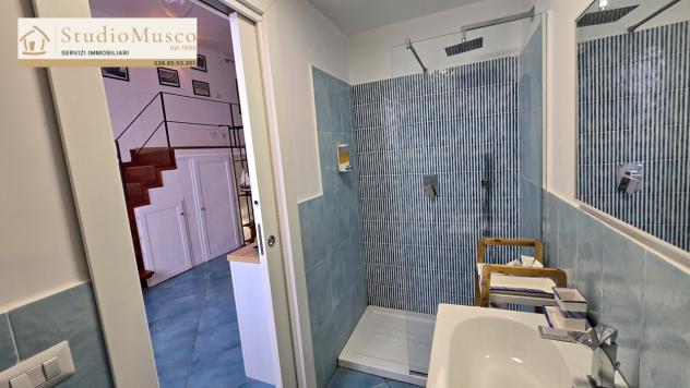 StudioMusco vende a Capri, su via Marina Grande, appartamento su due livelli. - Foto 8