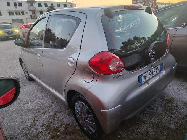 Toyota Aygo 1.0 12V VVT-i 5 porte Griffe - Foto 6