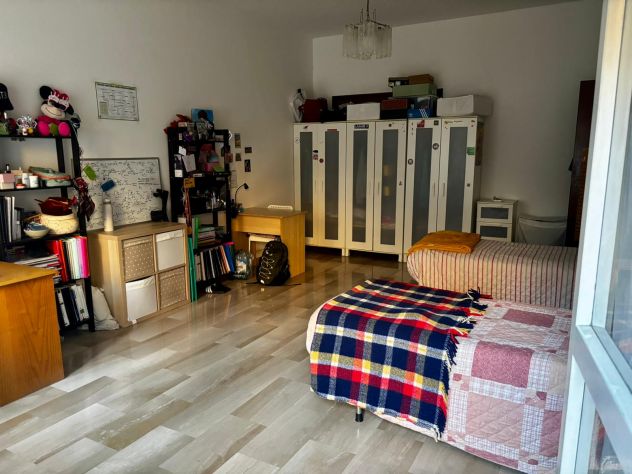 1 POSTO LETTO PER RAGAZZA IN ENORME DOPPIA CON TERRAZZO IN ZONA NAVILE - Foto 2