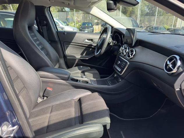 Mercedes-Benz GLA GLA 200 d Automatic Sport - Foto 9