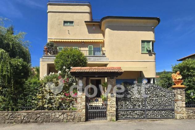 Villa di 270 m² con più di 5 locali e box auto doppio in vendita a Sarteano - Foto 9