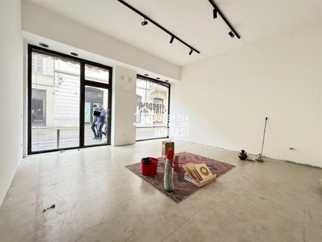 Negozio a reddito con 2 vetrine su corso principale | Centro Faenza | Ottima visibilità - Foto 3
