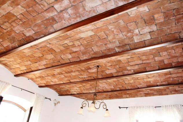 Monterubiaglio - Appartamento ristrutturato con ottime finiture in vendita nel centro storico di Monterubiaglio
