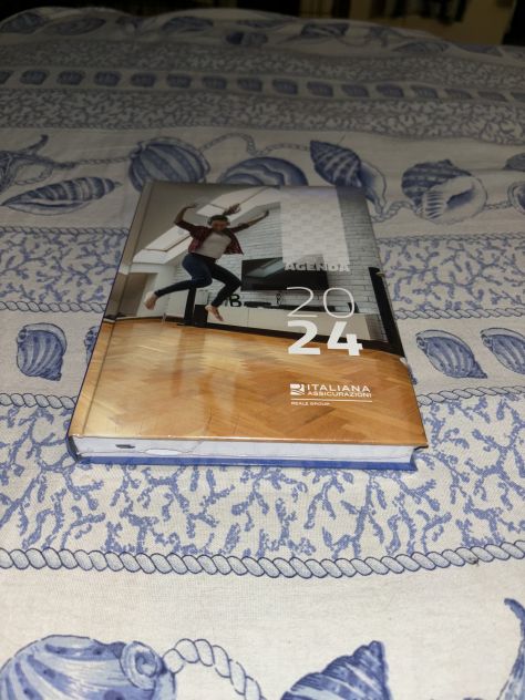 UNA AGENDA NUOVA SIGILLATA ANNUALE,ANNO 2024,DIMENSIONE STANDARD,UNISEX - Foto 3