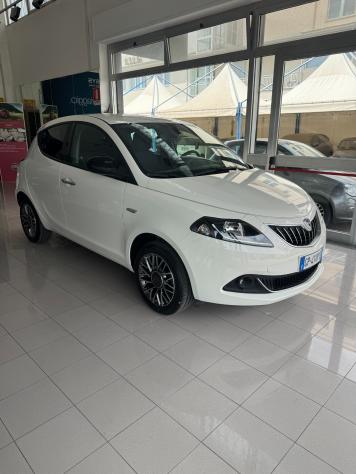LANCIA YPSILON 1.0 HYBRID GOLD PLUS FULL OPTIONAL - Foto 2