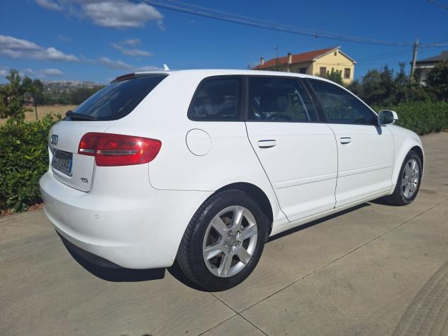 Audi A3 1.6 TDI 90cv 2.490,00 - Foto 4
