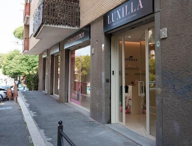 LOCALE COMMERCIALE VIA GIUSEPPE VERONESE - Foto 2