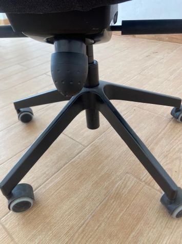 Sedia da ufficio ergonomica con schienale alto. - Foto 4