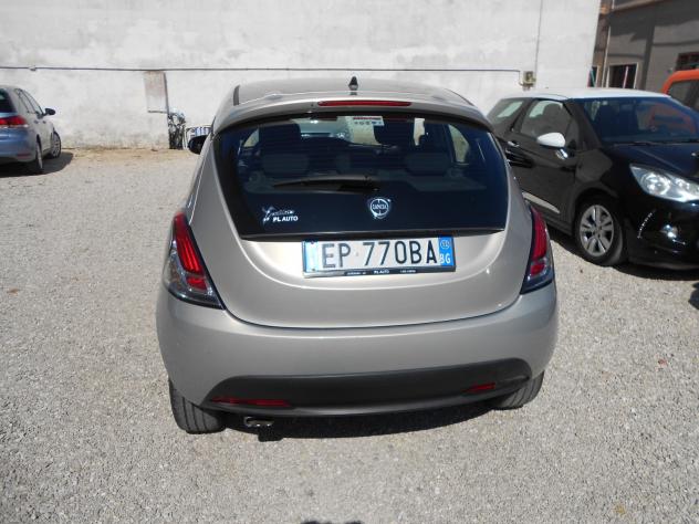 Lancia Ypsilon 1.2 69 CV 5 porte GPL Ecochic Gold - Foto 4