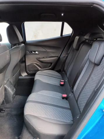 PEUGEOT 2008 1200 PURETECH ALLURE 130CV EAT8 CARPLAY NAV CAM rif. 24114444 - Foto 6