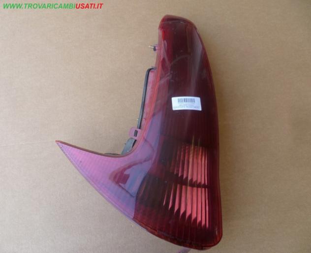 FANALE POST.S. PEUGEOT 206 (T1) SW  Parti elettriche  Fanaleria  Fanali  Fanale post. sx. PEUGEOT - 206 SW - 01-07-2002 - 01-10-2008