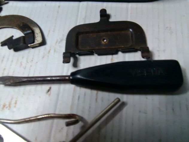 PFAFF macchina da cucire scatola latta con ricambi - Foto 6