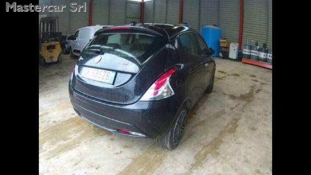 LANCIA Ypsilon 5 posti Neopatentati 1.0 hybrid Gold tg: GK585ZB rif. 24054599 - Foto 5