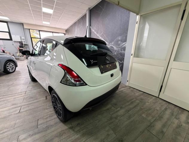 Lancia Ypsilon 1.0 FireFly 5 porte S&S Hybrid Gold - Foto 3