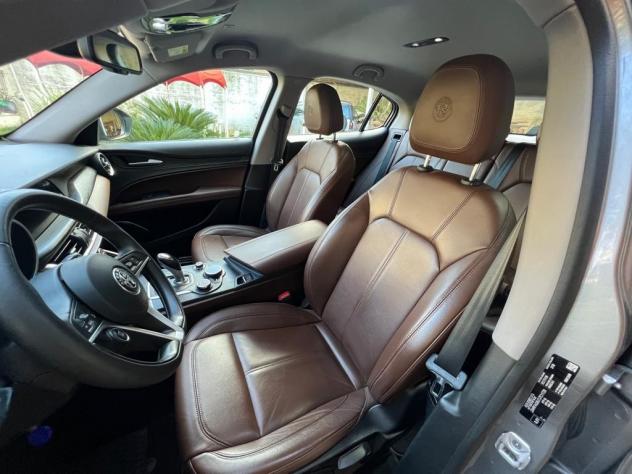 Alfa Romeo Stelvio 2.2 Turbodiesel 180 CV AT8 RWD Executive - Foto 6