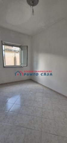 VIA MICHELE AMARI – Appartamento al 3° e ultimo p. s/a – 70mq ca. – 3 vani + acc. Ristrutturato. Euro 69 mila CL E - Foto 4