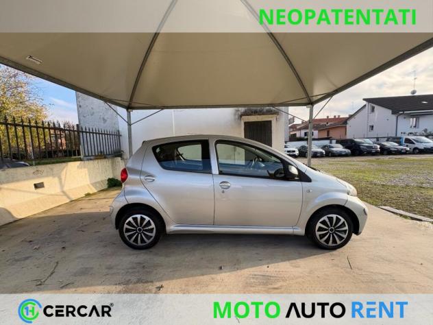 Toyota Aygo 1.0 12V VVT-i 5 porte OK NEOPATENTATI 5 PORTE - Foto 8