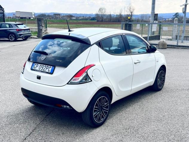 Lancia Ypsilon 1.0 FireFly 5 porte S&S Hybrid Gold - Foto 3