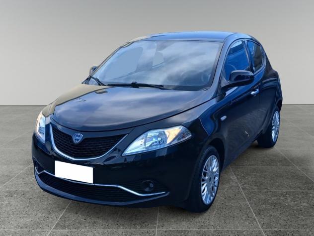 Lancia Ypsilon 1.2 69 CV 5 porte GPL Ecochic Silver.