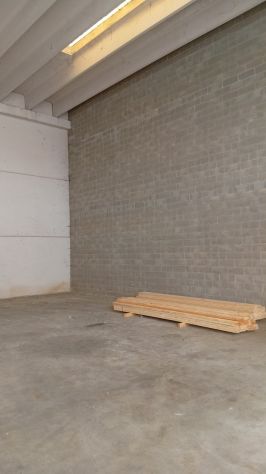CAPANNONE DI 300 MQ CON PARCHEGGIO RISERVATO - Foto 3