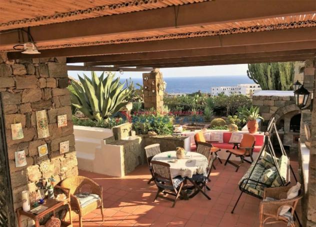 PANTELLERIA – Punta Fram, splendida villa con due unità abitative, oltre veranda e terreno. Vista mare. Euro 490mila CL G - Foto 5