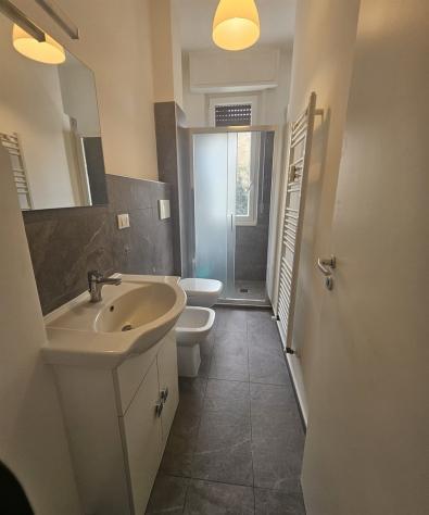 Elegante Bilocale Ristrutturato con Balcone in Via delle Primule 3, Milano - Foto 15