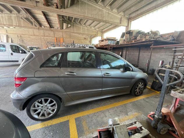 Autovettura Mercedes Classe B 180CDI - Foto 7
