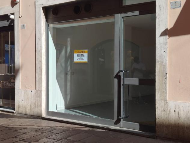 1 Vetrina in affitto a Busto Arsizio - Foto 2