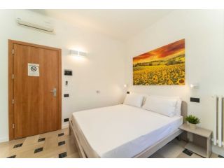 Camera elegante con bagno privato – Piazza Carducci 169, Torino