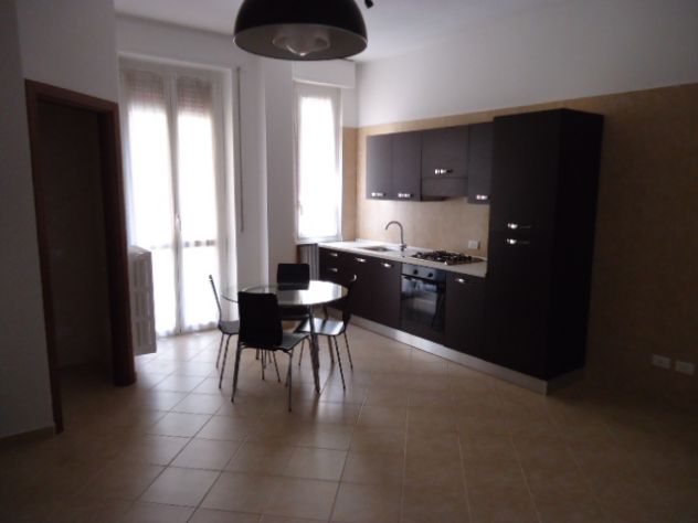 Piazza Napoli, ampio, arredato, ristrutturato, climatizzato, balcone e terrazzo - Foto 3