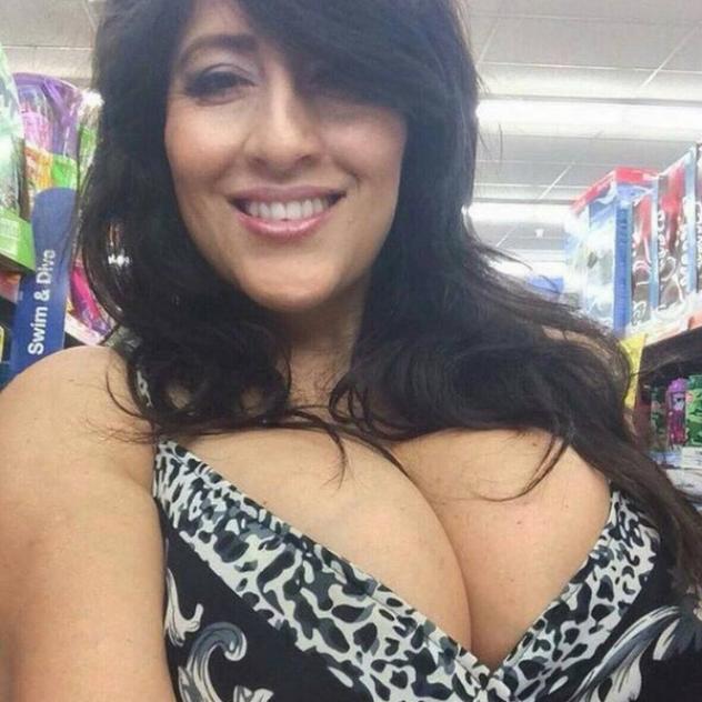 Milf curvy cerco uomo trasgressivo Tel: