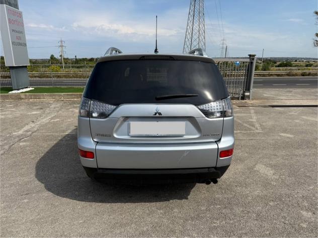 Mitsubishi Outlander 2.0 D Mod. Instyle 7 Posti - Foto 6
