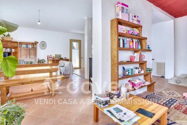 Villa di 240 m² con 4 locali e box auto doppio in vendita a Carnago - Foto 10