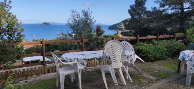 Appartamento in bifamiliare con spettacolare vista mare