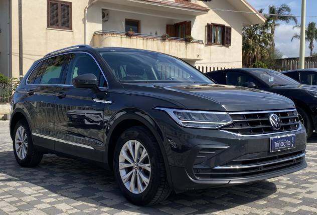 Volkswagen Tiguan Life 2.0 TDI 122 CV - Foto 3