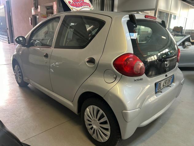 Toyota Aygo 1.0 12V VVT-i 5 porte Sol - Foto 4